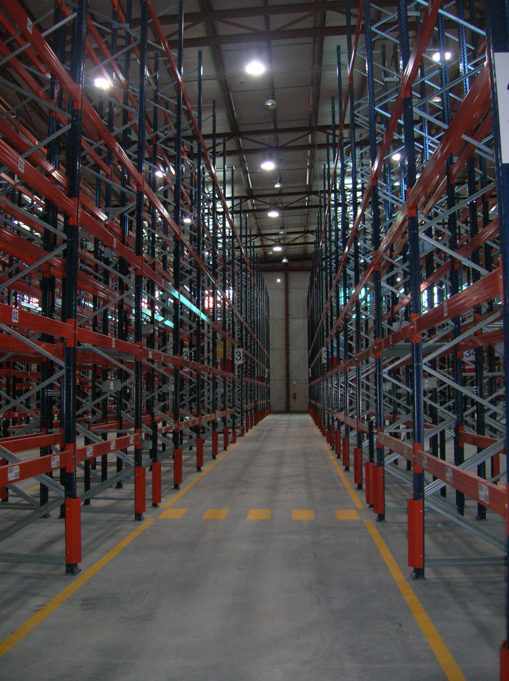 Construcción de pavimentos de hormigón y cemento pulido para naves industriales precio en Alicante